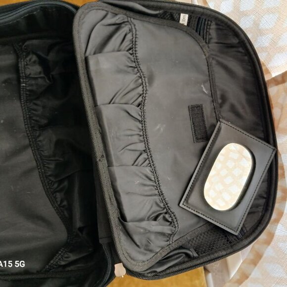 LUCA VERGANI MAKE UP TRAVEL HARDCASE BAG With Strap Black 12x8x7 Approximately - Picture 3 of 9